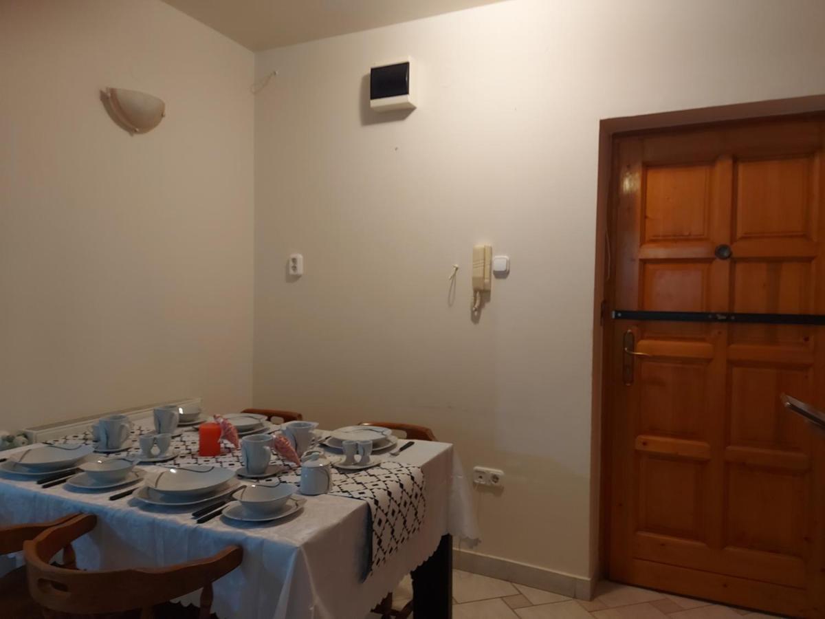 Lara Apartman Debrecen Exterior photo