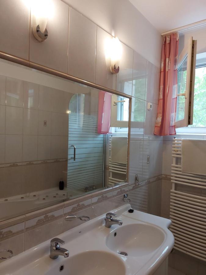 Lara Apartman Debrecen Exterior photo
