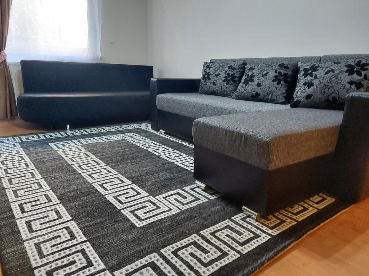 Lara Apartman Debrecen Exterior photo