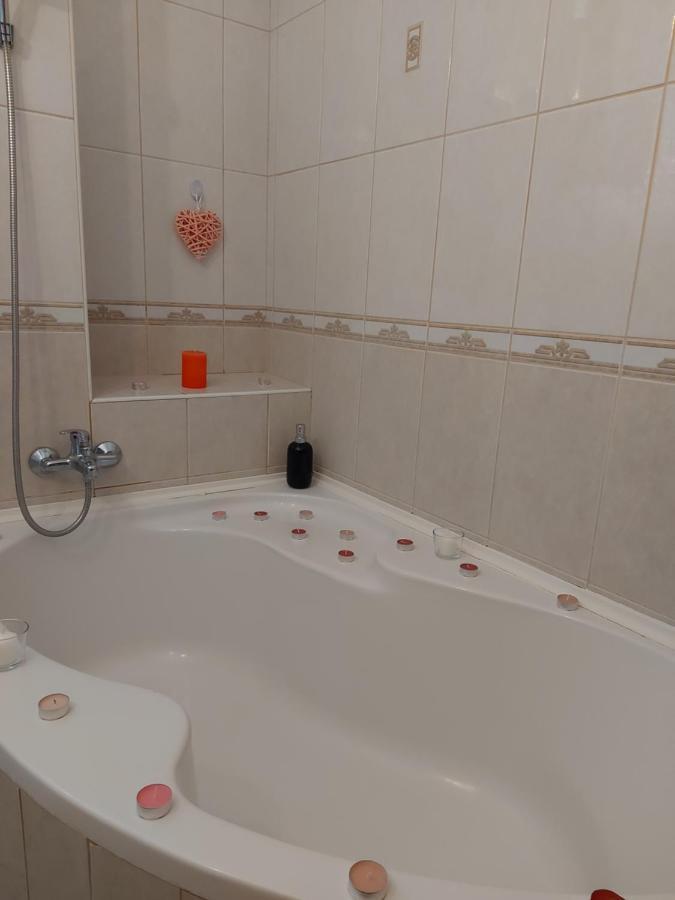 Lara Apartman Debrecen Exterior photo
