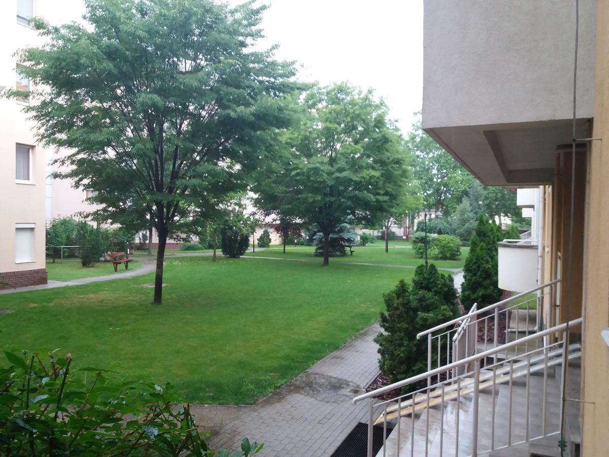 Lara Apartman Debrecen Exterior photo